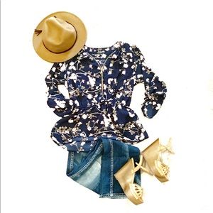 J for Justify Blue Floral Blouse Medium